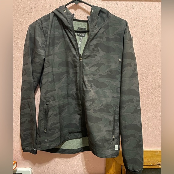 Vuori Camo Full Zip Hooded Lightweight Jacket Trainer Shell Mens Size S - Picture 2 of 5